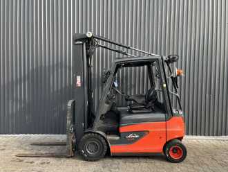 Carretilla elevadora segunda mano LINDE E25-01 ELEKTRO VIERRADFRONTSTAPLER (13071257)