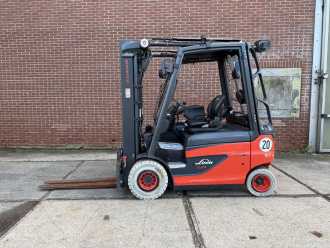 Carretilla elevadora segunda mano LINDE E25-01 ELEKTRO VIERRADFRONTSTAPLER (13072498)