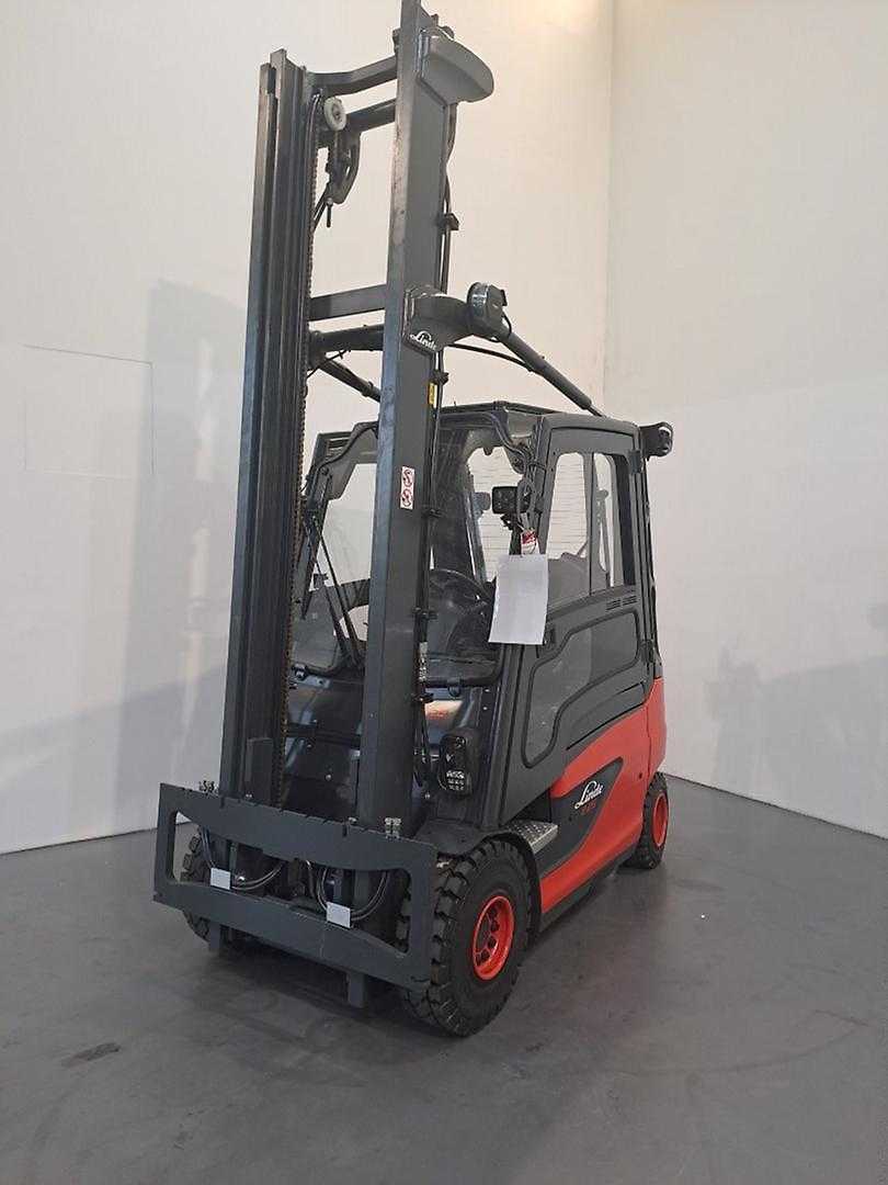 Carretilla elevadora segunda mano LINDE E25 ELEKTRO VIERRADFRONTSTAPLER (13051249)