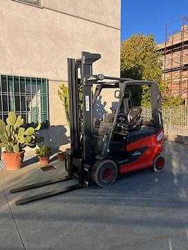 Carretilla elevadora segunda mano LINDE E25H-600 ELEKTRO VIERRADFRONTSTAPLER (12999531) backdrop