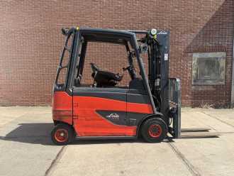 Carretilla elevadora segunda mano LINDE E25HL-01/600 ELEKTRO VIERRADFRONTSTAPLER (13046040)