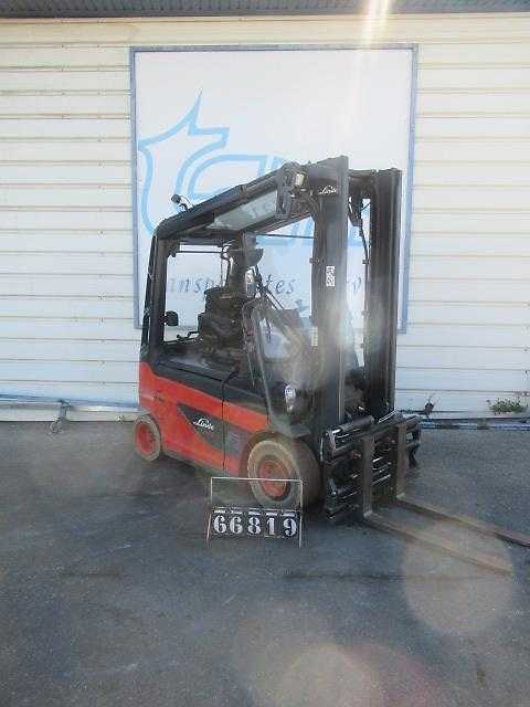 Carretilla elevadora segunda mano LINDE E25R-01 ROADSTER ELEKTRO VIERRADFRONTSTAPLER (13070178)