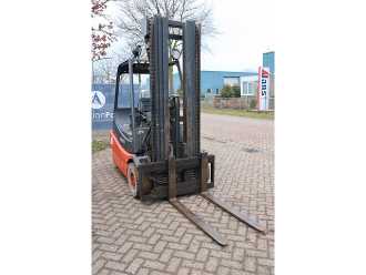 Carretilla elevadora segunda mano LINDE E30-01 ELEKTRO VIERRADFRONTSTAPLER (13041364)