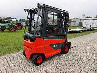 Carretilla elevadora segunda mano LINDE E30H-01/600 ELEKTRO VIERRADFRONTSTAPLER (13073178)
