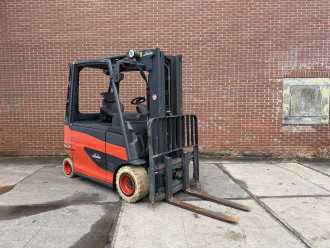 Carretilla elevadora segunda mano LINDE E30HL-01/600 ELEKTRO VIERRADFRONTSTAPLER (13044646) backdrop