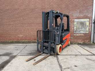 Carretilla elevadora segunda mano LINDE E30HL-01/600 ELEKTRO VIERRADFRONTSTAPLER (13044646)