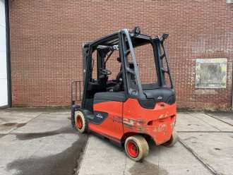 Carretilla elevadora segunda mano LINDE E30HL-01/600 ELEKTRO VIERRADFRONTSTAPLER (13044646)