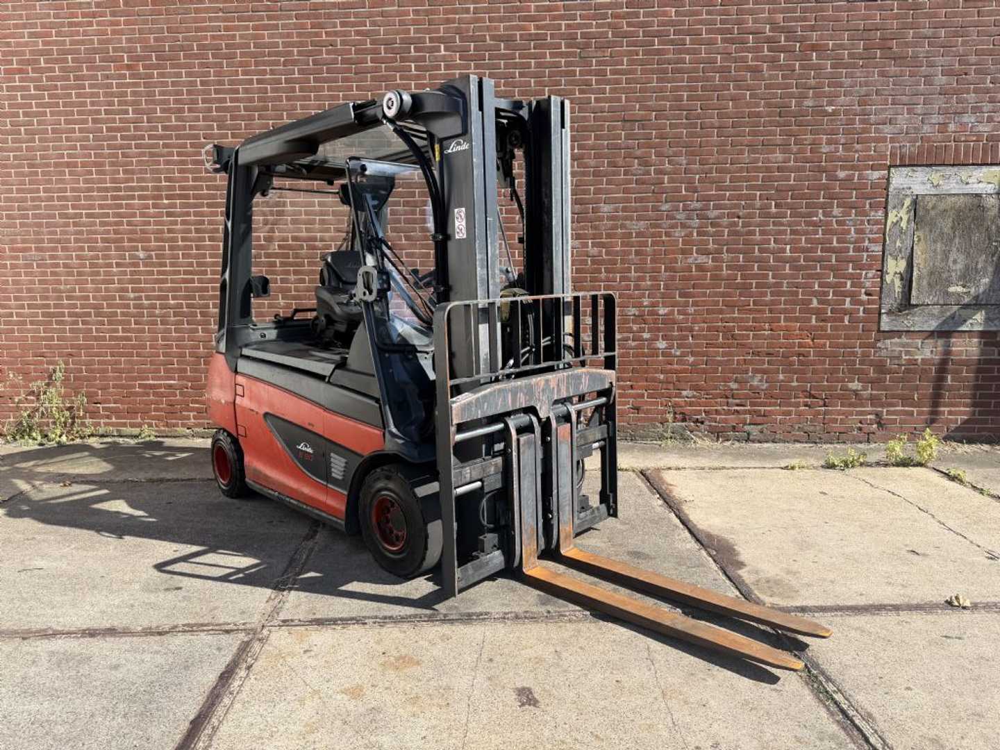 Carretilla elevadora segunda mano LINDE E30R-01 ELEKTRO VIERRADFRONTSTAPLER (13062178)