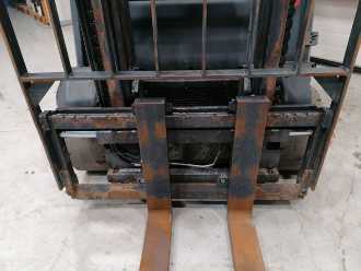 Carretilla elevadora segunda mano LINDE H20D-01 DIESEL VIERRADFRONTSTAPLER (12860763)