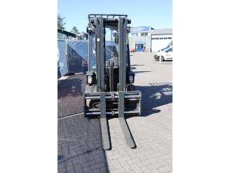 Carretilla elevadora segunda mano LINDE H30D-01 DIESEL VIERRADFRONTSTAPLER (13041372)