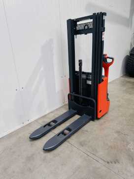 Carretilla elevadora segunda mano LINDE L 10 Triplex original 94h ELEKTRO HOCHHUBWAGENDEICHSEL (13074820)