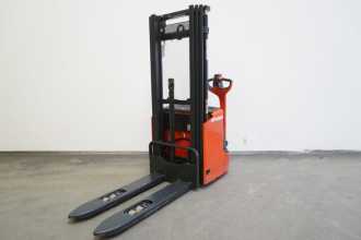 Carretilla elevadora segunda mano LINDE L 12 i 1172 ELEKTRO HOCHHUBWAGENDEICHSEL (13012432)