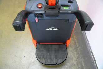 Carretilla elevadora segunda mano LINDE L 14 AS AP 131 ELEKTRO HOCHHUBWAGENFAHRERSTAND (12979792)