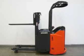 Carretilla elevadora segunda mano LINDE L 14 L SP 133 ELEKTRO HOCHHUBWAGENFAHRERSTAND (13005382)