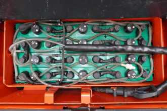 Carretilla elevadora segunda mano LINDE L 14 i 372 ELEKTRO HOCHHUBWAGENDEICHSEL (13021741)