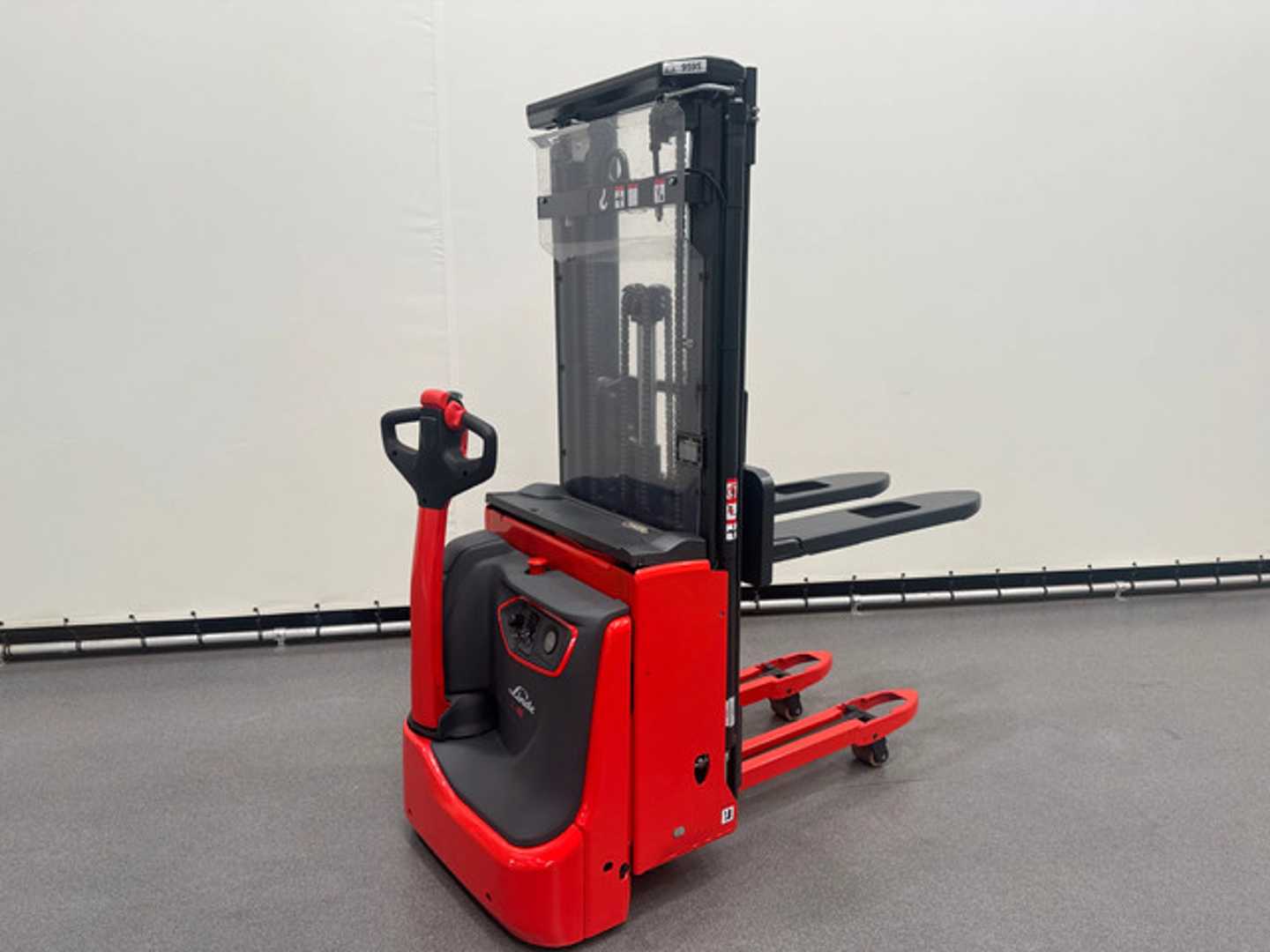 Carretilla elevadora segunda mano LINDE L 16 B-i ELEKTRO HOCHHUBWAGENDEICHSEL (13071652)