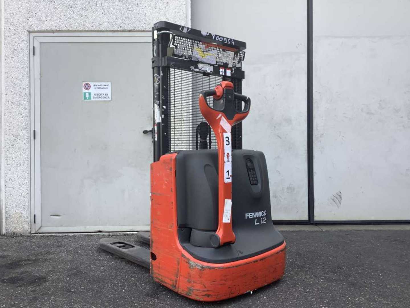 Carretilla elevadora segunda mano LINDE L12 ELEKTRO HOCHHUBWAGENDEICHSEL (13070933)