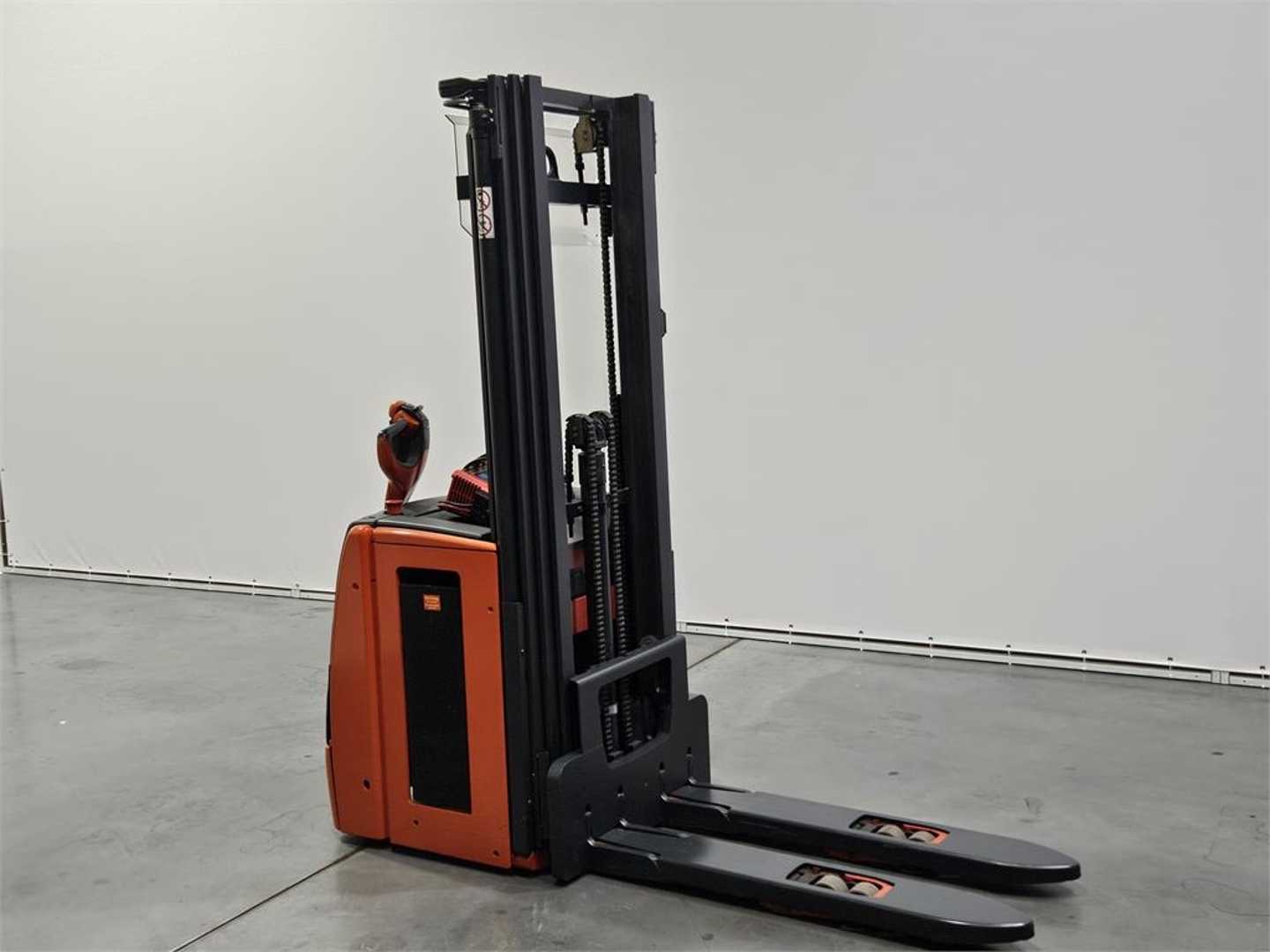 Carretilla elevadora segunda mano LINDE L14 WEITERE NIEDERHUBWAGENFAHRERSITZ (13017305)