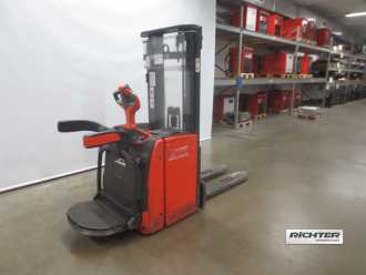 Carretilla elevadora segunda mano LINDE L14AP HANDSEMI HOCHHUBWAGENFAHRERSTAND (13074737) backdrop