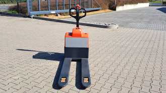 Carretilla elevadora segunda mano LINDE MT15 Batterie NEU ELEKTRO NIEDERHUBWAGENSEMIELEKTRISCH (12881589)