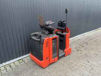 Carretilla elevadora segunda mano LINDE P30C ELEKTRO SCHLEPPER (13009614) backdrop