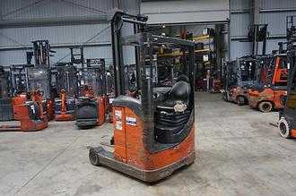 Carretilla elevadora segunda mano LINDE R 12C - Nur 4.341 Stunden ELEKTRO SCHUBMASTSTAPLER (13061491)