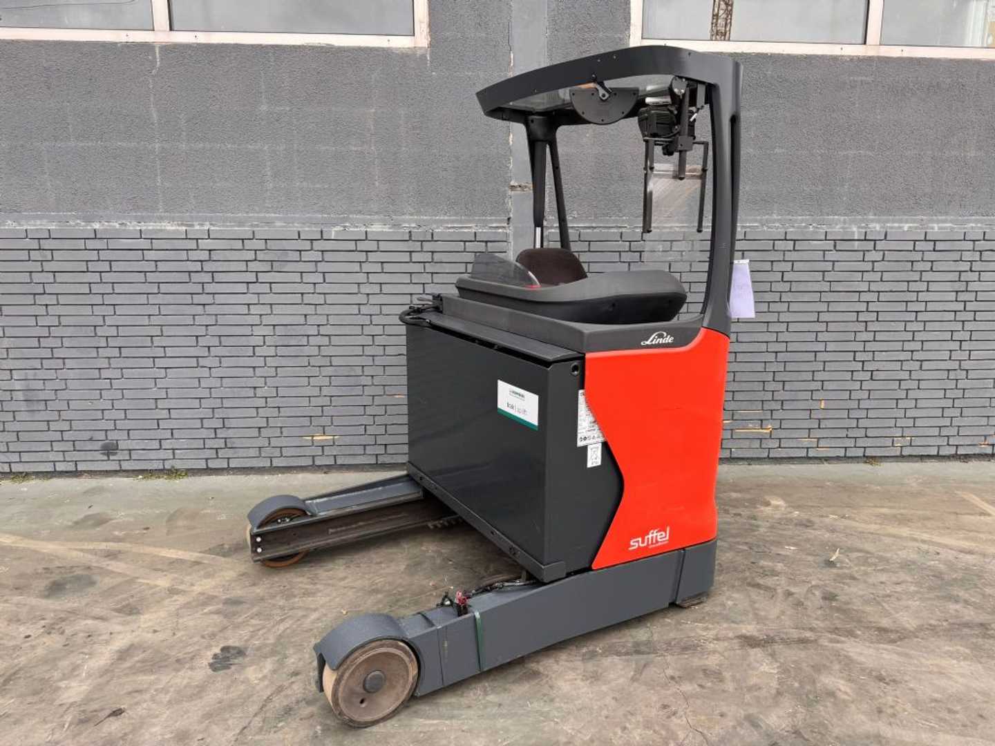 Carretilla elevadora segunda mano LINDE R 14HD-01 Baujahr 2019/ HH 11,50M /Kamera/TOP ZUSTAND ELEKTRO SCHUBMASTSTAPLER (13020563)