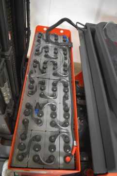 Carretilla elevadora segunda mano LINDE R 16 HD 1120 ELEKTRO SCHUBMASTSTAPLER (12990752)