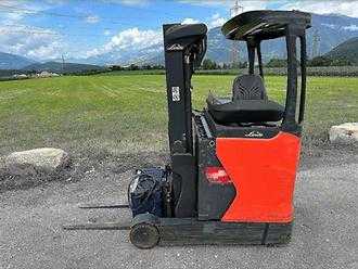 Carretilla elevadora segunda mano LINDE R12B-01 - 446DZ ELEKTRO SCHUBMASTSTAPLER (13058358)