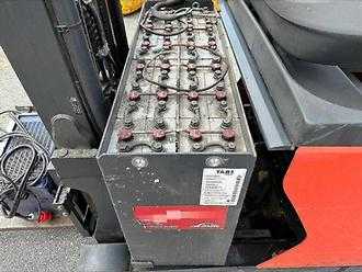 Carretilla elevadora segunda mano LINDE R12B-01 - 446DZ ELEKTRO SCHUBMASTSTAPLER (13058358)
