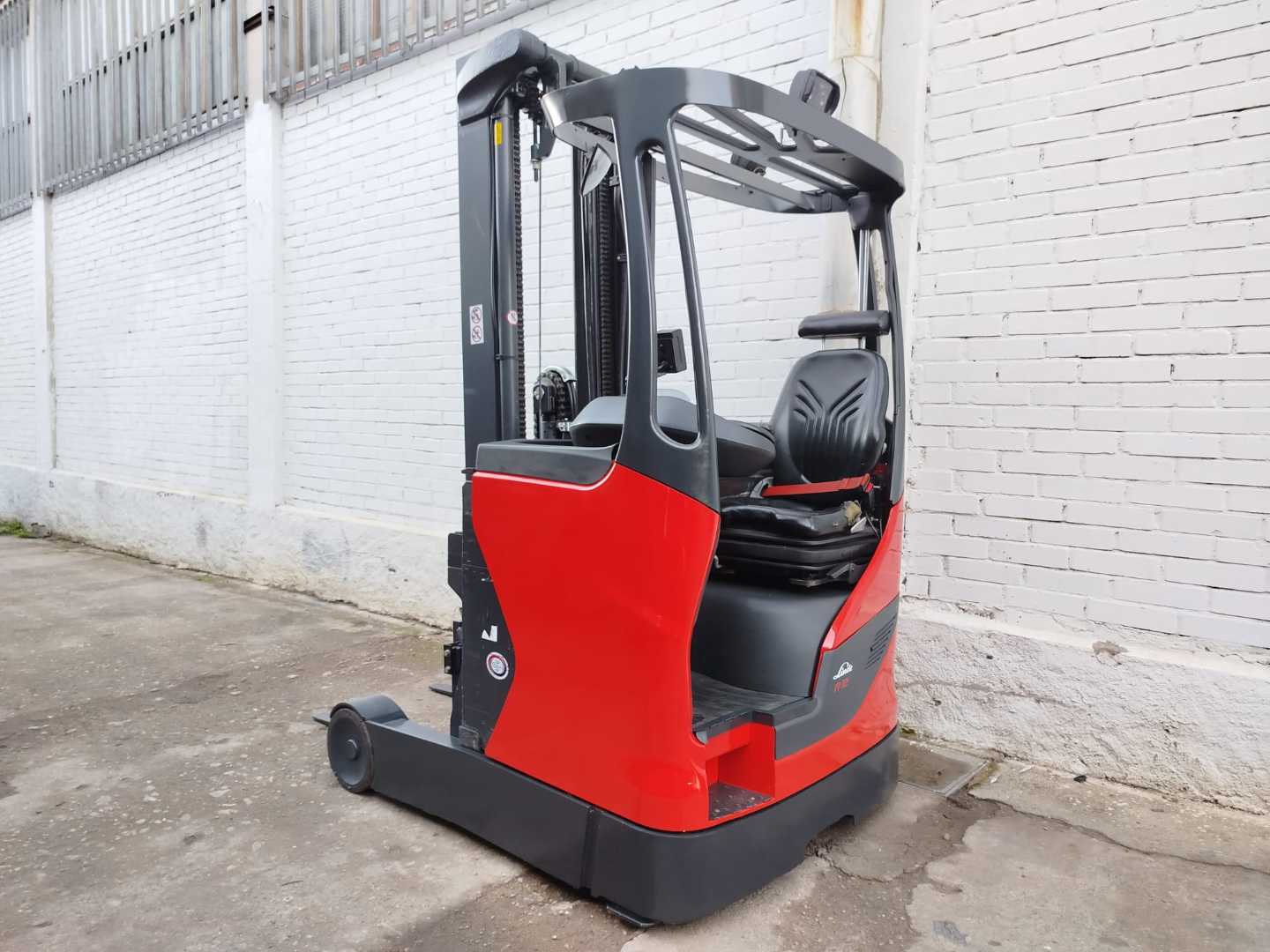 Carretilla elevadora segunda mano LINDE R12B ELEKTRO SCHUBMASTSTAPLER (13067297)