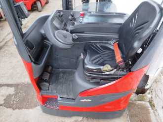 Carretilla elevadora segunda mano LINDE R12B ELEKTRO SCHUBMASTSTAPLER (13067297)