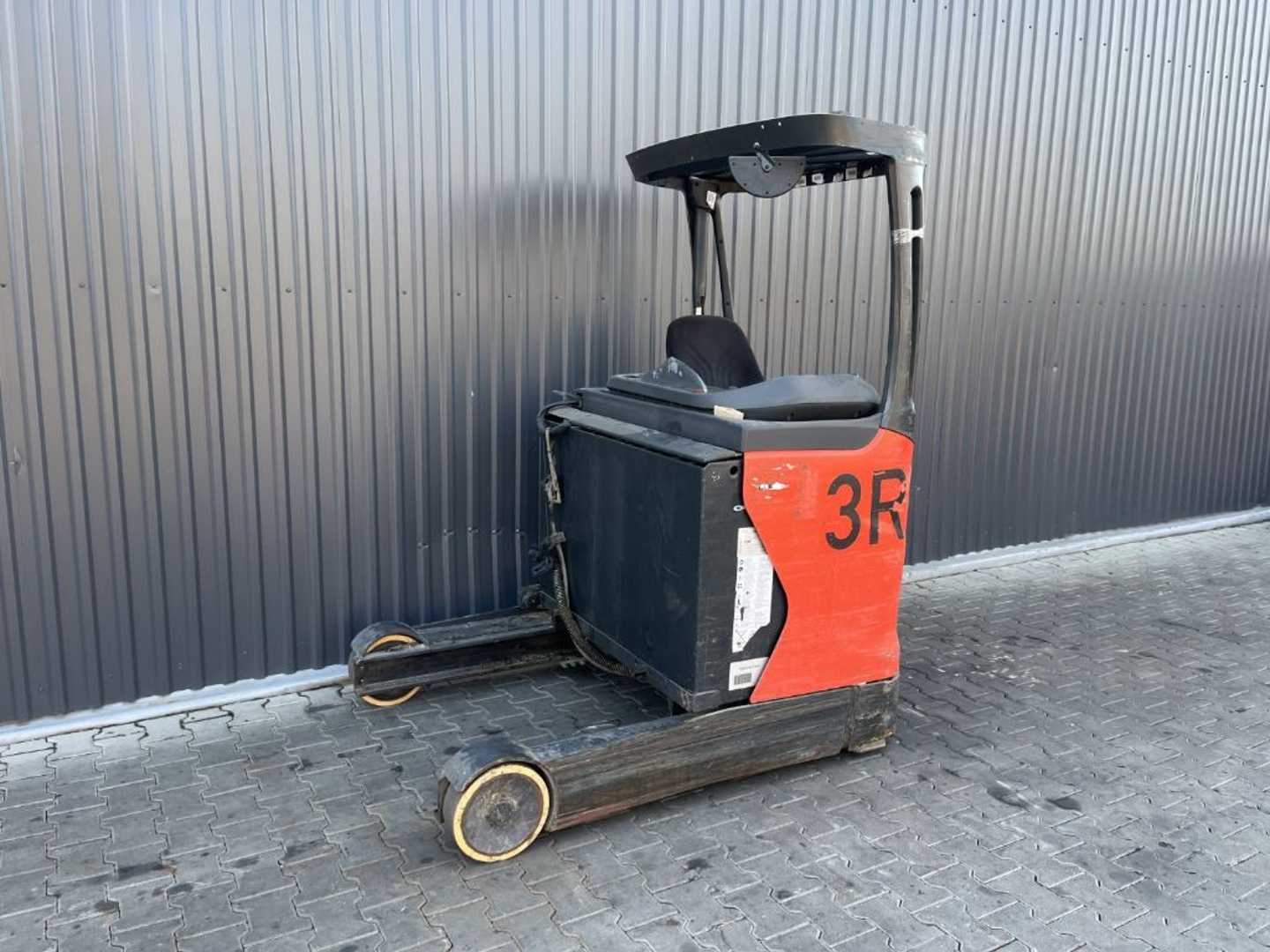 Carretilla elevadora segunda mano LINDE R14-01 ELEKTRO SCHUBMASTSTAPLER (13050137)