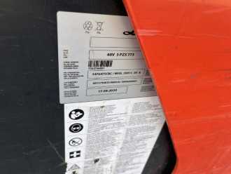 Carretilla elevadora segunda mano LINDE R14-01 ELEKTRO SCHUBMASTSTAPLER (13050137)