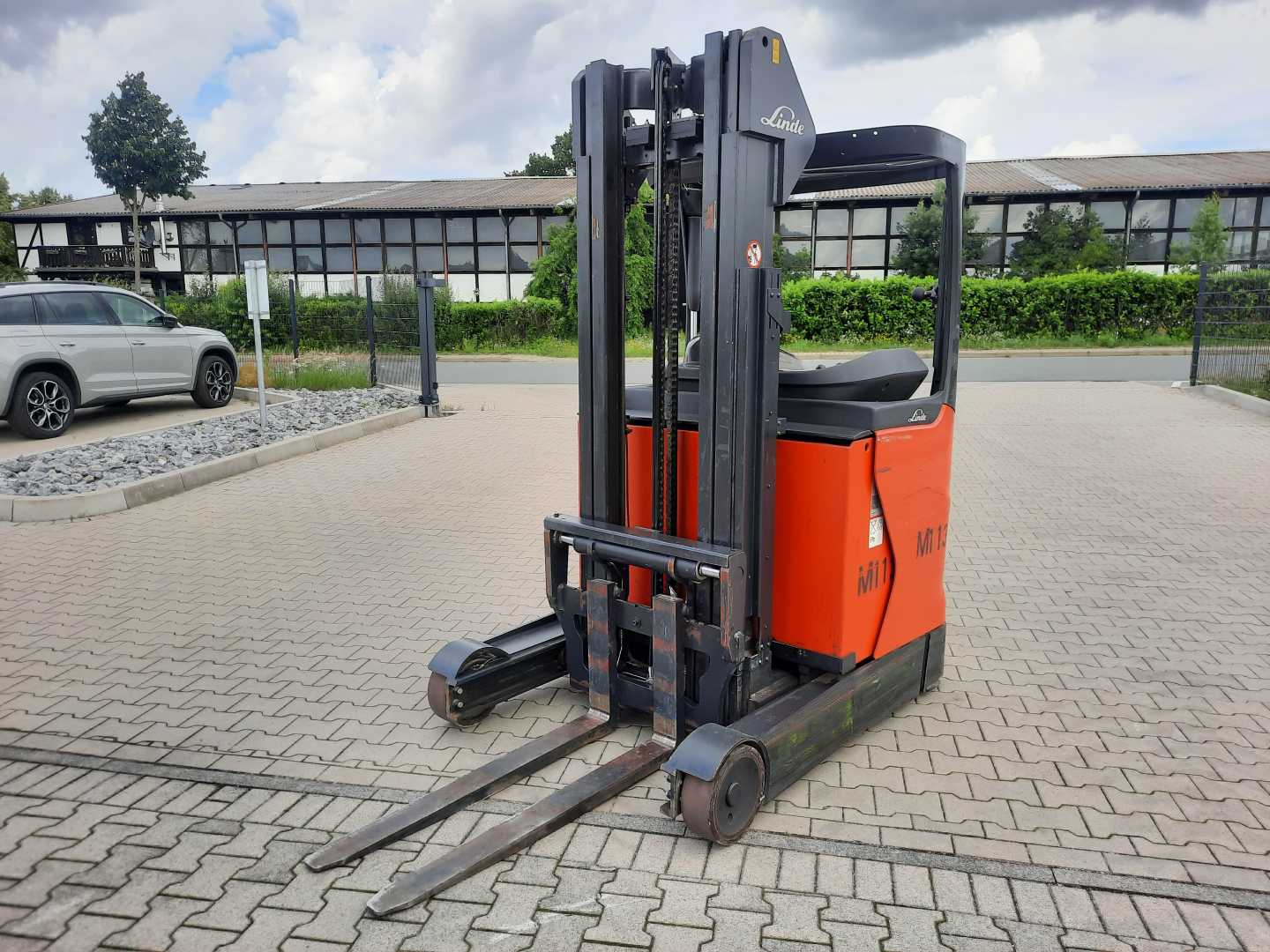 Carretilla elevadora segunda mano LINDE R14 ELEKTRO SCHUBMASTSTAPLER (12724715)