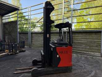 Carretilla elevadora segunda mano LINDE R16-01 ELEKTRO SCHUBMASTSTAPLER (13051797)