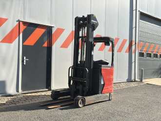 Carretilla elevadora segunda mano LINDE R16-01 ELEKTRO SCHUBMASTSTAPLER (13074116) backdrop