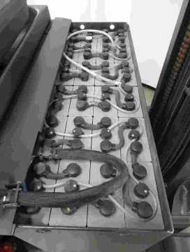 Carretilla elevadora segunda mano LINDE R16HD ELEKTRO SCHUBMASTSTAPLER (13036602)