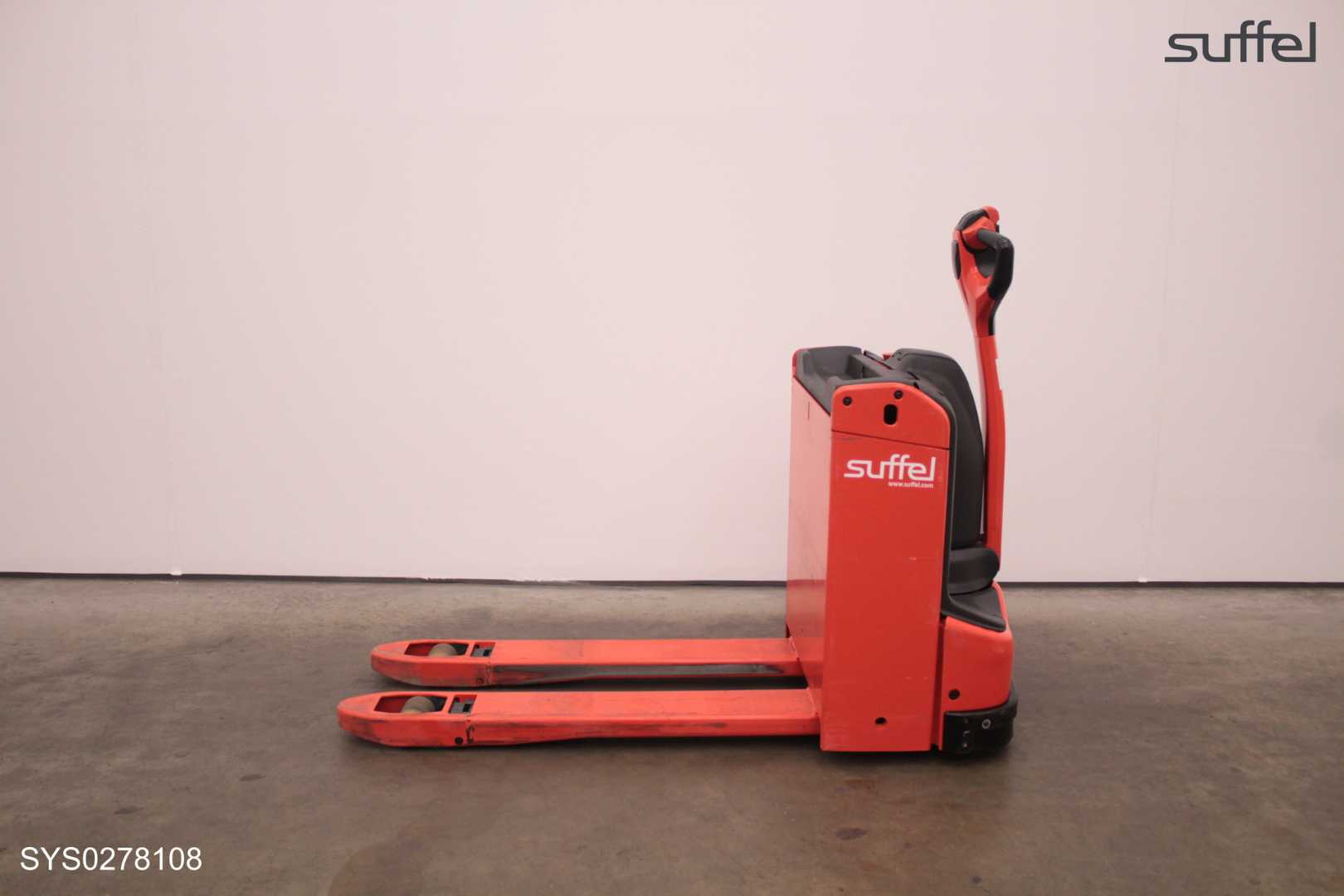 Carretilla elevadora segunda mano LINDE T 16-115500 ELEKTRO NIEDERHUBWAGENDEICHSEL (13074406)