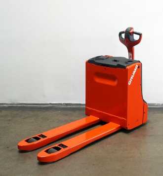 Carretilla elevadora segunda mano LINDE T 18 1152 ELEKTRO NIEDERHUBWAGENDEICHSEL (13063137)