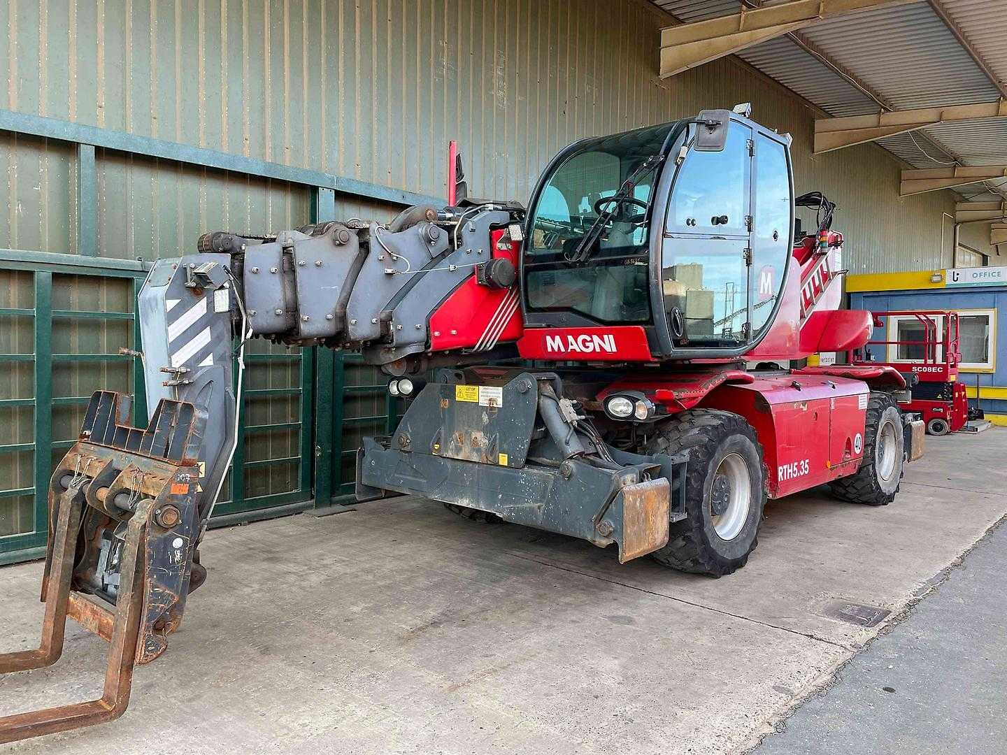 Carretilla elevadora segunda mano MAGNI RTH Magni 5.35 DIESEL TELESKOPARMSTAPLER (13074110)