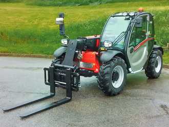 Carretilla elevadora segunda mano MANITOU MLT 625 DIESEL TELESKOPARMSTAPLER (12962749) backdrop