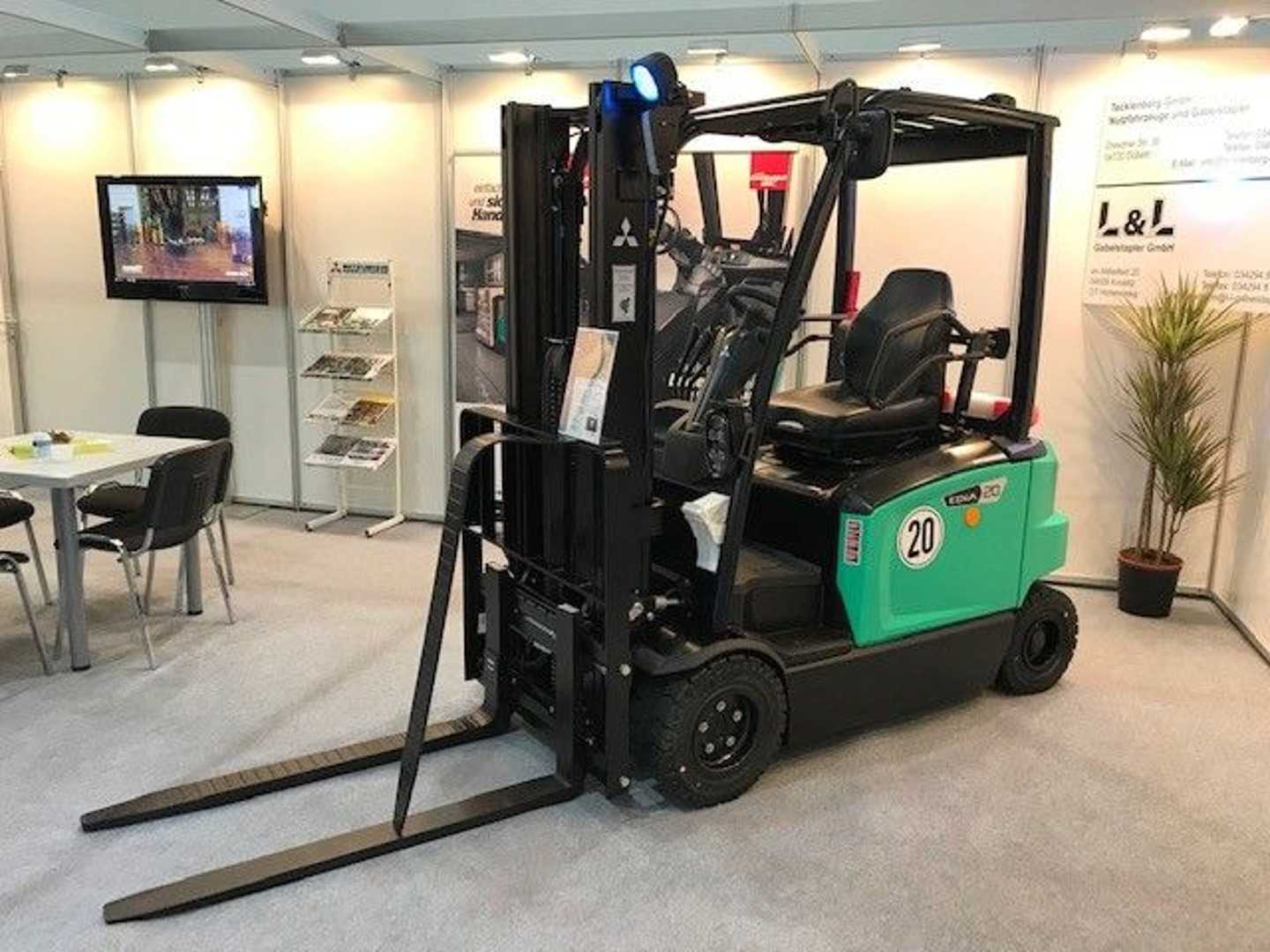 Carretilla elevadora segunda mano MITSUBISHI FB 20 AN ELEKTRO VIERRADFRONTSTAPLER (12863942)
