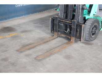Carretilla elevadora segunda mano MITSUBISHI FG18NT GAS VIERRADFRONTSTAPLER (13047010)