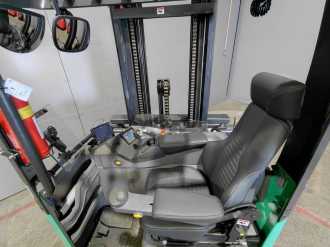 Carretilla elevadora segunda mano MITSUBISHI RBM25 N3 ELEKTRO SCHUBMASTSTAPLER (13075892)