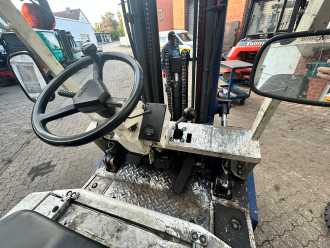 Carretilla elevadora segunda mano NISSAN EGH02F30U DIESEL VIERRADFRONTSTAPLER (13072185)