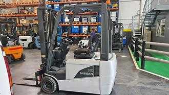 Carretilla elevadora segunda mano NISSAN G1N1L16Q ELEKTRO DREIRADFRONTSTAPLER (12456905)