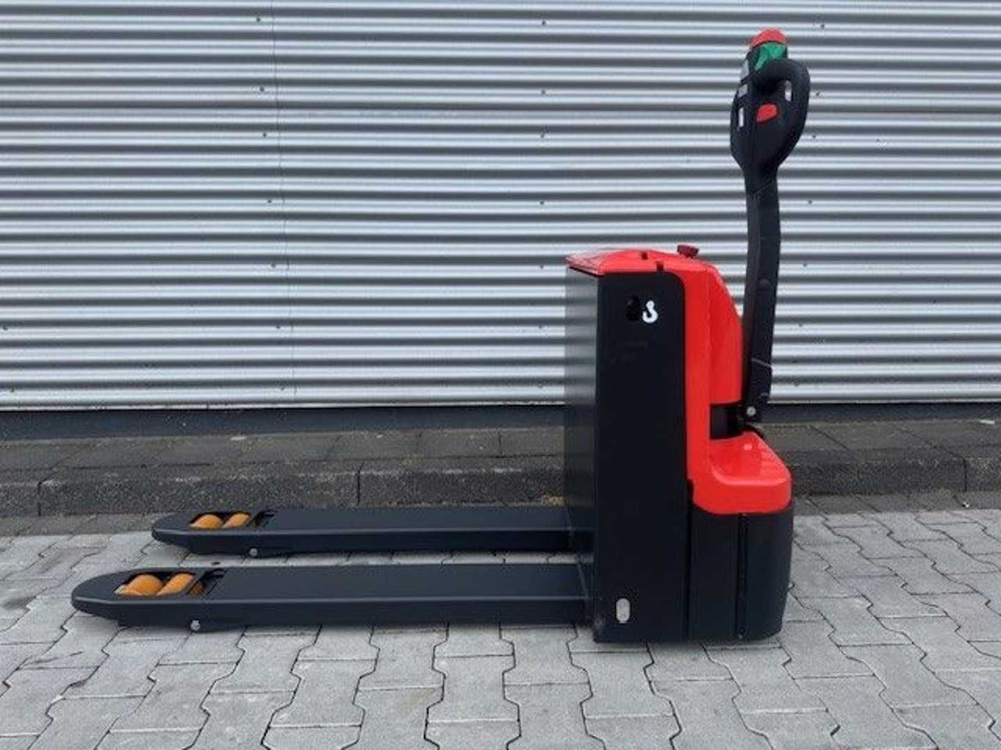 Carretilla elevadora segunda mano NOBLE PT 16 Lithium Batterie ELEKTRO NIEDERHUBWAGENDEICHSEL (13053699)