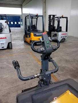 Carretilla elevadora segunda mano OMG 715 FS - P AC ELEKTRO HOCHHUBWAGENFAHRERSTAND (13006254)