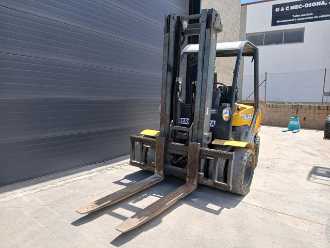 Carretilla elevadora segunda mano OM_PIMESPO XD40 CARRETILLA ELEVADORA DIESEL 4000 KG DIESEL VIERRADFRONTSTAPLER (13043794)